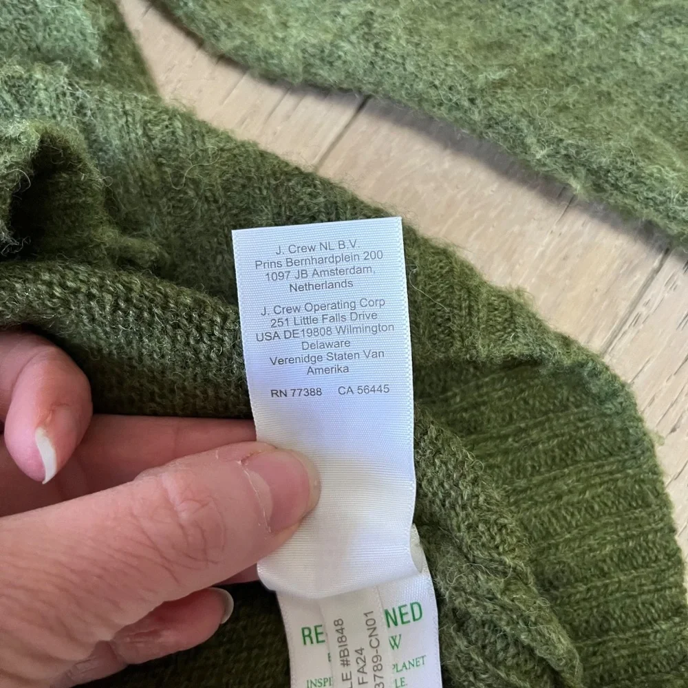 J.Crew 100% Wool Crewneck Sweater Olive Green Size Small - Picture 4 of 12